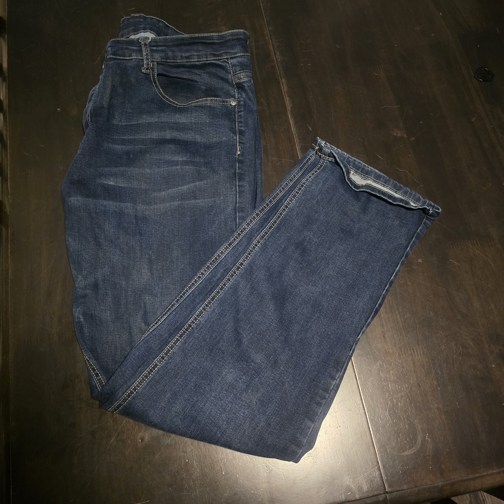 Slim Blue Denim Jeans with Classic Style